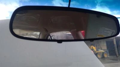 Used Front Center Interior Rear View Mirror fits: 2003 Chevrolet Malibu w/sunroo - Imagem 1 de 4