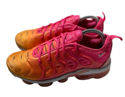 NIKE AIR VAPORMAX PLUS LASER FUCHSIA-WHT ORANGE SZ 8 WMNS [924453-600] COLORWAY - Image 1 of 4