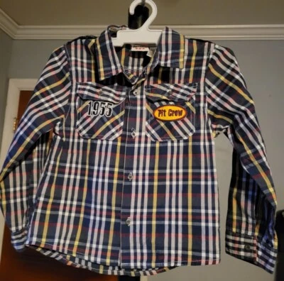 Camisa Peanut Buttons para niños talla 5, manga larga, cuadros, "Drag Racing 1955 Pit Crew" Foto 1 de 4