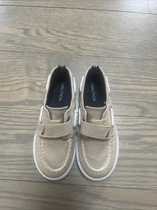Jungen 10 Nautica Bootsschuhe hellbraun blau weiß süße Sommerschuhe Slipper Riemen - Bild 1 von 10