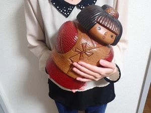 Vintage About 27 cm 10.7' 3.5 kg Kato Tatsuo Wooden Sosaku Cute Kokeshi Doll - Picture 1 of 20