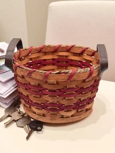 Cesta de llaves y correo hecha a mano Amish con fondo de roble macizo y asas de cuero - Imagen 1 de 16