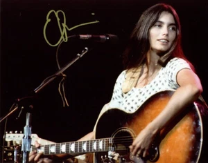 EMMYLOU HARRIS SIGNED AUTOGRAPHED 8x10 PHOTO COUNTRY MUSIC LEGEND BECKETT BAS - Picture 1 of 2