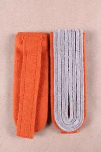 WW2 German Army Lieutenant Rank Epaulettes Shoulder Boards On Orange Wool - Picture 1 of 1