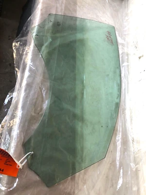 AUDI Q5 2013-2017 puerta delantera ventana de vidrio tintado 4 puertas lado derecho del pasajero Foto 1 de 4