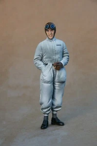 1/18 FIGURE  TAZIO NUVOLARI  VROOM  PAINTED  FOR  CMC  SCHUCO  MINICHAMPS  CMR - Picture 1 of 2