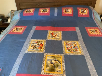 Домашнее стеганое одеяло размера Queen с птицами на нем — 95 дюймов на 104 дюйма - Изображение 1 из 4