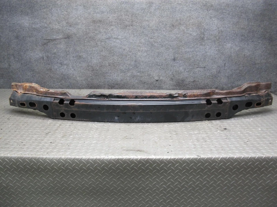 Barra de choque impacto refuerzo parachoques delantero Lexus J100 LX470 1998-2002 Foto 1 de 4