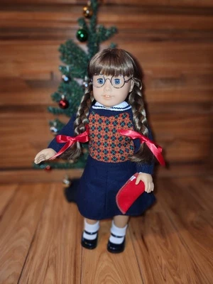 MUÑECA American Girl BeForever Molly con orejas perforadas y atuendo extremidades apretadas retiradas  Foto 1 de 4