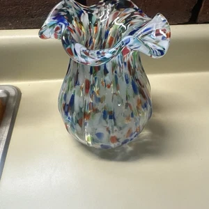Murano Style Art Glass Vase 8" Multicolor Confetti Unsigned Ruffle Top - Picture 1 of 3