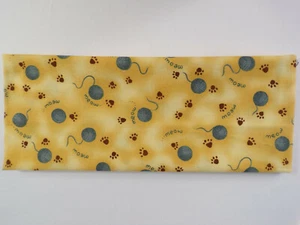 New Vintage Cat 100% Cotton Fabric Piece 10" x 42" YARN BALL MEOWS & PAW PRINTS - Picture 1 of 3
