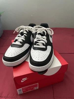 Nike Court Borough Low Recraft Gs DV5456-106 White/Black Size 7Y Worn Once - Image 1 of 4