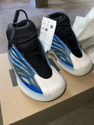 Bebês Yeezy QNTM 8K da Adidas - Imagem 1 de 4