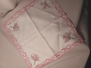 Vintage Handkerchief Square Pink Flowers Bouquet Vine 12 X 11.75 Inch See Photos - Bild 1 von 9