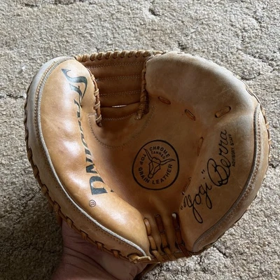 Guante de colección Yogi Berra Spalding 42-7517 cuero de grano superior Catcher’s Mitt Foto 1 de 4