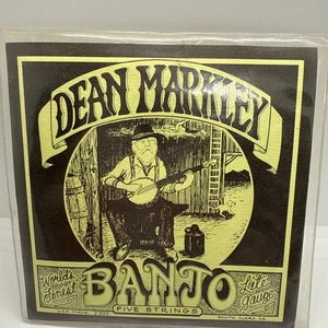 New Old Stock DEAN MARKLEY BANJO FIVE STRINGS #2302 LIGHT GAUGE - Picture 1 of 2