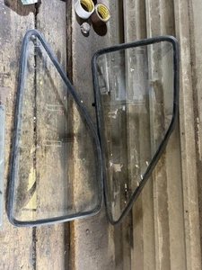 Ford Escort Mk2 Mark 2 hintere Viertelscheiben mit Dichtungen Paar 2-Türer - Bild 1 von 1