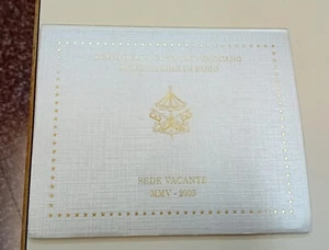 Vaticano 2005 SEDE VACANTE Cartera Oficial ( falta 2 monedas 2 y 1 €) - Imagen 1 de 2