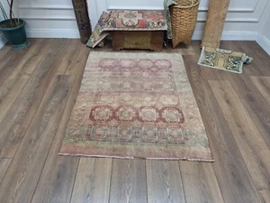 Roter Teppich, verwaschener Vorleger, gedeckter Vorleger, Vintage Teppich, Anatolischer Teppich, 3,9 x 4,7 F - Bild 1 von 2