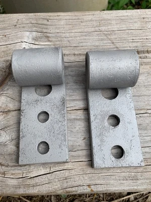 JEEP CJ 1976-86 Factory Leaf Spring FRONT Shackle Mount Bracket CJ5 CJ7 CJ8 OEM - Image 1 of 4