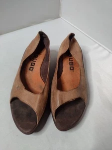 Tsubo Women's Lugg Wedge Leather Sandals Size 6 EU 36 Brown Minimalist Comfort E - Picture 1 of 6