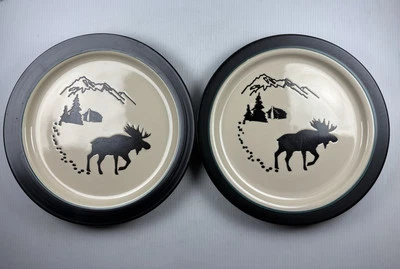 Pratos de jantar Bass Pro Shop alce alce alce “White River’ Stoneware Cabin Lodge 10,75” - Imagem 1 de 4