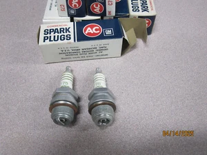 NOS AC Delco C75 Spark Plug set of 8 Green Stripe 5613057 - Picture 1 of 7
