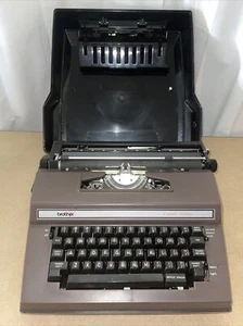 Vintage Brother Correct O Writer Electric Typewriter w/Carrying Case•Model #3800 - Picture 1 of 12