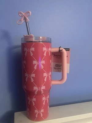 Vaso Pink Juicy Couture patrón de arco 40 oz ¡con tapa de arco! Foto 1 de 4