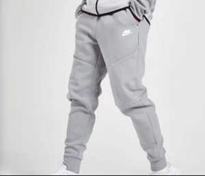 Nike Tech Fleece Jogginghose RP 100€ - Bild 1 von 3