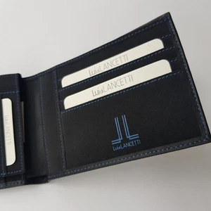 Portafoglio Lui di Lancetti uomo pelle nero bifold stile moderno logo blu - Foto 1 di 12