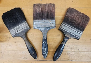 3 encantadores pinceles de pintura antiguos de cerdas de pelo de caballo con mango de madera - Imagen 1 de 5
