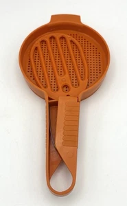 Vintage Tupperware Orange  Sift-It Sifter flour or Powdered Sugar #1689 - Picture 1 of 3