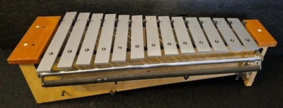 Suzuki Metallophone Soprano Diatonic - 13 bars. preowned - Image 1 of 4