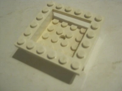 Lego (1) White 6x6x1 Cabin Space Cockpit Base Brick, 4597 (028-314) - Изображение 1 из 2