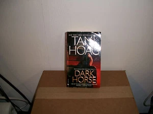Dark Horse by Tami Hoag (2004, Paperback)PB2 - Picture 1 of 1