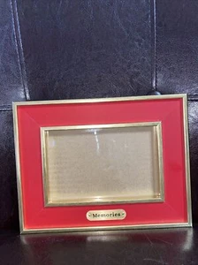 "Memories" Picture Frame" 4 x 6 Gold Plated Trimmed - Picture 1 of 3