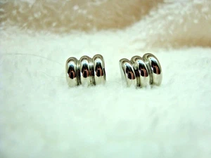 Silvertone; 3 Section (Heavy); Post earrings. - Bild 1 von 2