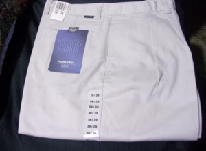 DOCKERS KHAKIS PLEATED CHINO NO WRINKLES RELAXED FIT PANTS W38 X 29L NWT - Picture 1 of 6