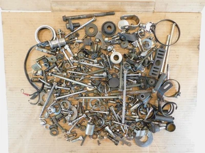 2000 00 Suzuki Intruder 800 VS800 Tuercas Misceláneas Pernos Soporte Hardware Piezas Caja Lote Foto 1 de 4