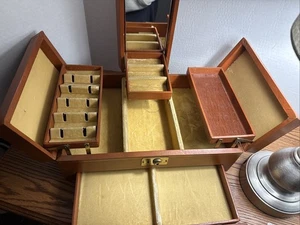 Vintage Mele Schatztruhe Schmuckkästchen; braun mit gold Samt innen; Spiegel - Bild 1 von 15