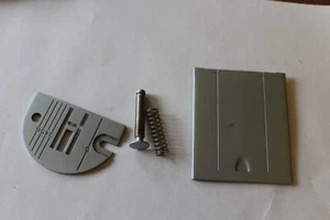 457 SINGER SEWING Bobbin Plates - Picture 1 of 4