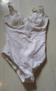 Body von Triumph Rich Desire BSW 85C weiß Spitze transparent - Bild 1 von 6
