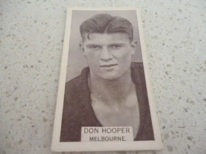AFL 1933 WILLS FOOTBALLERS DON HOOPER MELBOURNE NO 58 TRADING CARDS - Foto 1 di 1