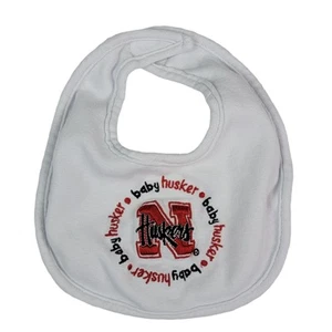 Nebraska Cornhuskers Lätzchen Huskers weiß rot schwarz bestickt NCAA Säugling Baby - Bild 1 von 4