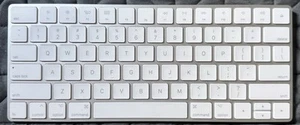 Apple Magic Keyboard A1644 Wireless Bluetooth - Bild 1 von 3