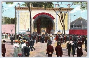 1910's ENTRANCE to DOMINION PARK MONTREAL CANADA CROWD SCENE ANTIQUE POSTCARD - Picture 1 of 2