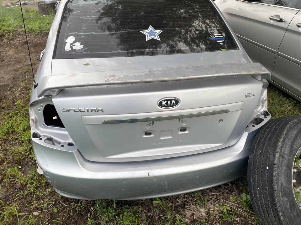 USED - Complete SILVER COLOR Trunk With Spoiler For 2007-2009 Kia Spectra SEDAN - Imagem 1 de 1