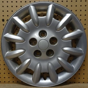 OEM 2001-2002 Chrysler Town & Country 16” Hubcap Wheel Cover 4743065AA 8003 - Picture 1 of 7