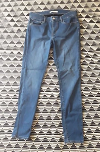 Levi's 710 Women’s Jeans Size 30 Super Skinny Light Wash Blue Mid Rise Stretch - Picture 1 of 3